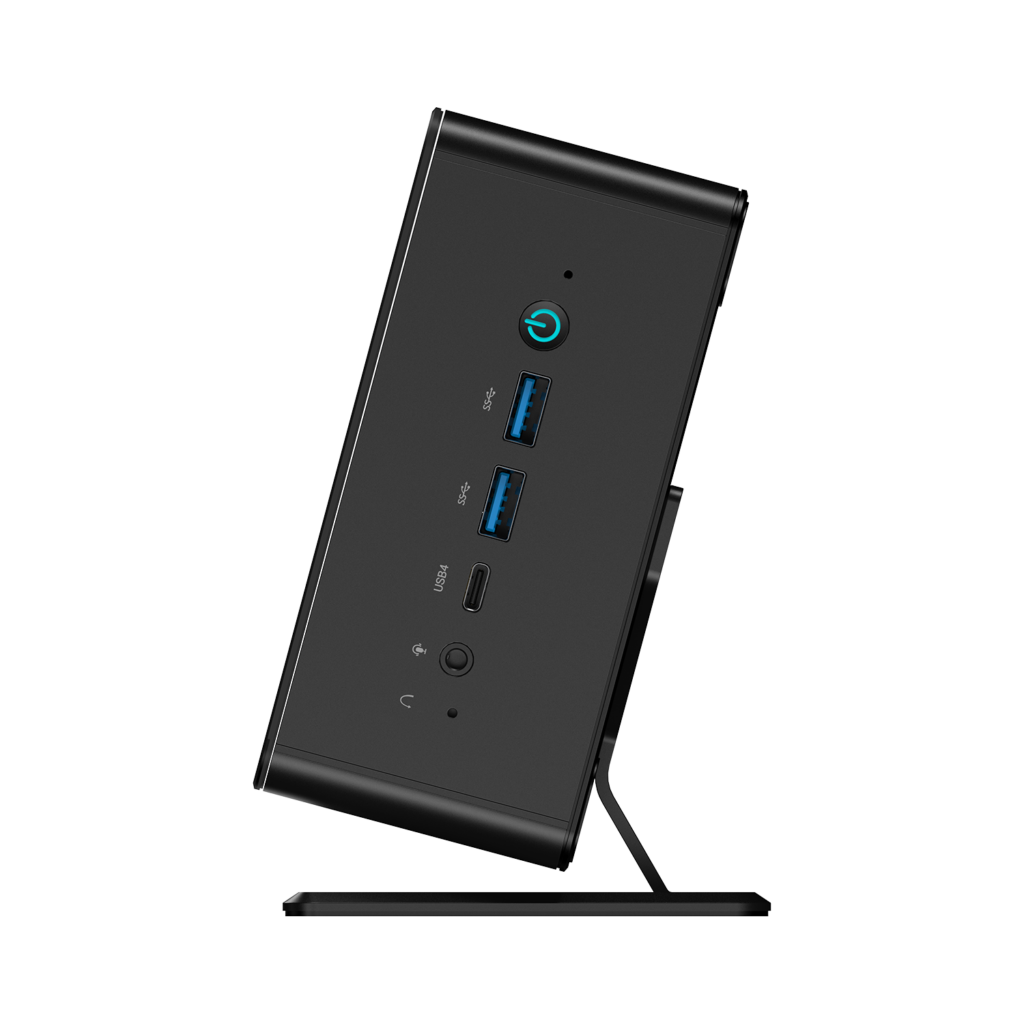 Minisforum UM780XTX Mini PC atveidots attēls, kurā redzams kompakts un moderns melns dizains. Ierīcei ir vairākas pieslēgvietas, tostarp USB, HDMI un Ethernet, uzsverot tās jaudīgās veiktspējas iespējas un daudzpusīgās savienojamības iespējas. Renderis izceļ mini personālā datora gludo un minimālisma estētiku.