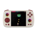 ANBERNIC-RG-KOCKA-LISTÁZÁS-KÉSZ-SZÜRKE-01 - DROIX EU Az Anbernic RG Cube kézi játékkonzol előlapi renderelése szürke színben. A készülék elegáns, matt szürke felületű, modern és minimalista dizájnt testesít meg. A szürke felületről kiemelkednek a fehér gombok és kezelőelemek, köztük a középre helyezett képernyő és a különböző funkcionális gombok. Ez a nézet kiemeli az Anbernic RG Cube kompakt és ergonomikus formáját, amely visszafogott, mégis stílusos megjelenésével vonzó a játékosok számára.