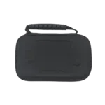 Custodia Anbernic Cube nera, con un design compatto ed elegante e un esterno durevole e testurizzato per una presa migliore. La custodia include inserti in schiuma su misura per tenere saldamente la console di gioco Anbernic e gli accessori, garantendo protezione durante il viaggio.