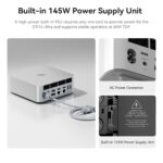 Infografica che mostra l'alimentatore integrato da 145W del Beelink GTi14 Ultra. L'immagine principale mostra il dispositivo collegato a un cavo di alimentazione. Due immagini inserite mostrano il connettore di alimentazione AC e le specifiche dell'alimentatore integrato. Il testo spiega che l'alimentatore ad alta potenza richiede un solo cavo e supporta un funzionamento stabile a 65W TDP