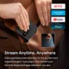 Välitingimustes telkimine koos RockTek GB1 Android TV-boksiga, mis näitab selle plug-and-play-funktsiooni. Isa ja laps vaatavad projektsiooniekraani, millel kujutatakse hobusel ratsutavat astronauti, näidates, et seade pakub kaasahaaravat visuaalset kogemust erinevatel ekraanidel, nagu teleriekraanid, projektorid ja kaasaskantavad monitorid.
