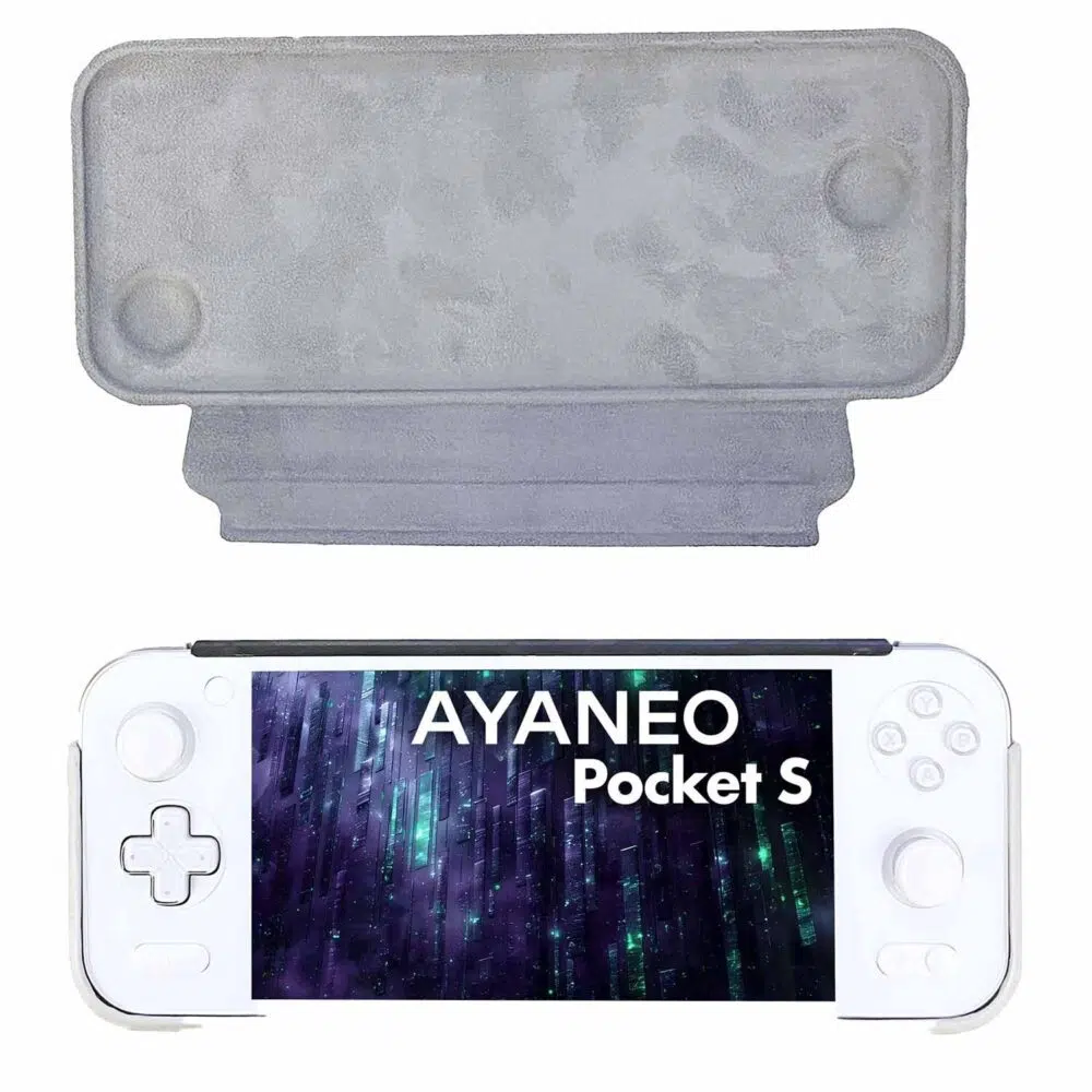 AYANEO Pocket S Case je prikazan odprt z napravo v notranjosti, poudarja mehko, zaščitno notranjost in tesno prileganje za varno shranjevanje.