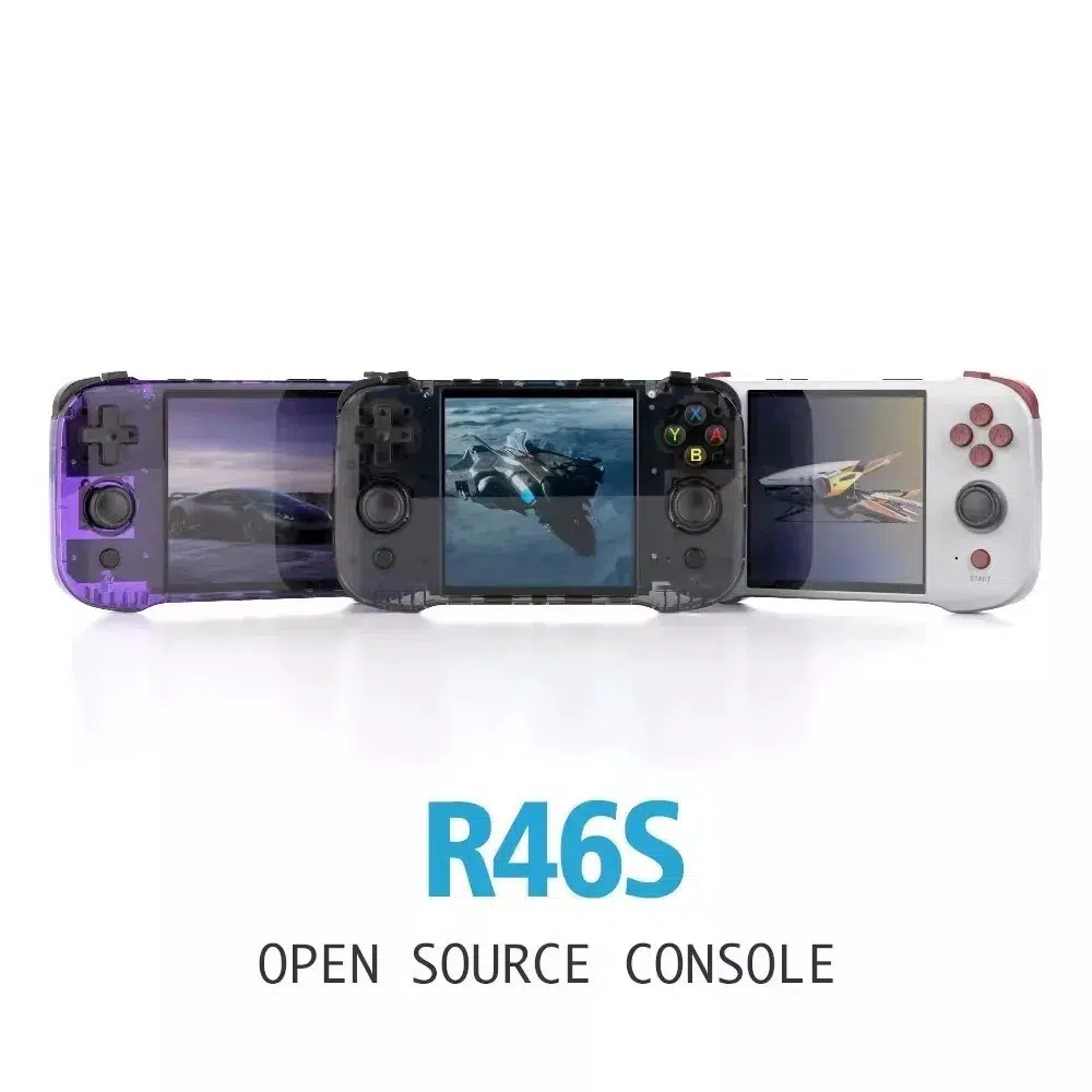 O linie de console R46S în variante violet, negru și alb, fiecare afișând imagini diferite pe ecranele lor, însoțite de textul "R46S OPEN SOURCE CONSOLE."