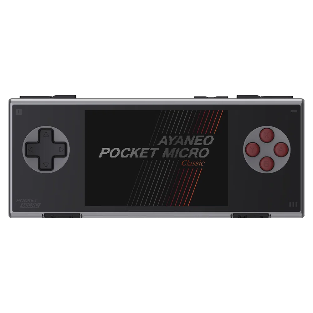 Een grijze AYANEO Pocket Micro handheld spelconsole met een zwart scherm waarop in witte en rode tekst "AYANEO Pocket MICRO Classic" staat. De console heeft een grijze D-pad aan de linkerkant en vier rode actieknoppen aan de rechterkant.