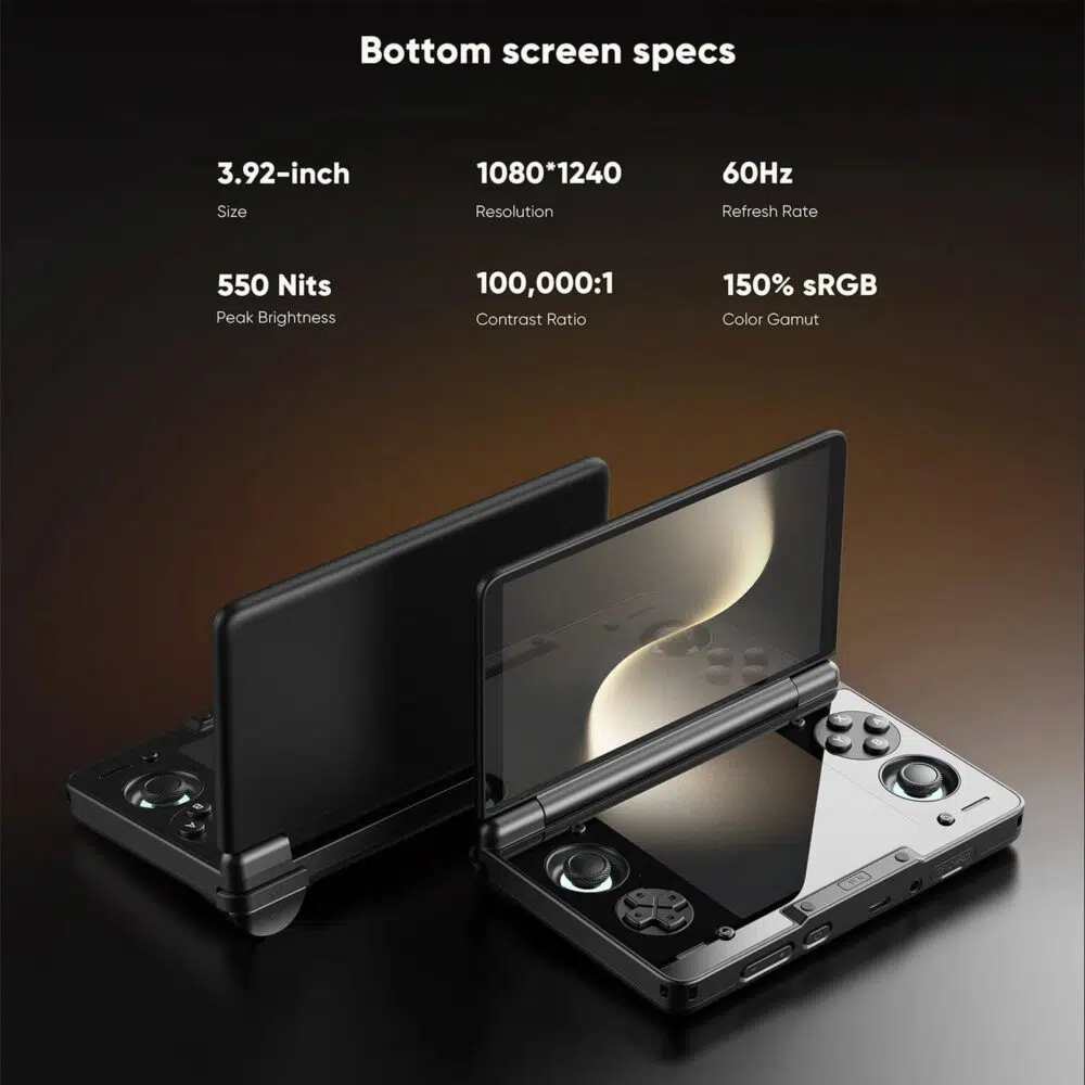 Et reklamebilde for den håndholdte spillkonsollen AYN Thor, som fremhever spesifikasjonene på den nederste skjermen. Bakgrunnen er en mørk, gradient av brunt og grått. Øverst i bildet er tittelen "Bottom screen specs" og seks hvite tekstbokser som beskriver funksjonene: "3,92-tommers størrelse", "1080*1240 oppløsning", "60 Hz oppdateringsfrekvens", "550 Nits maksimal lysstyrke", "100 000:1 kontrastforhold" og "150 % sRGB-fargespekter". Under dette er det to svarte AYN Thor-enheter, den ene med åpent deksel og vinklet mot betrakteren, og den andre lukket og plassert bak den.